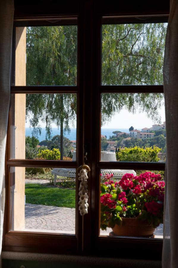 Villa Rosmarino อิมเปรีอา ภายนอก รูปภาพ